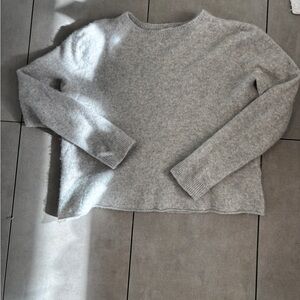 Reformation Women's light Gray cashmere cropped Sweater size medium